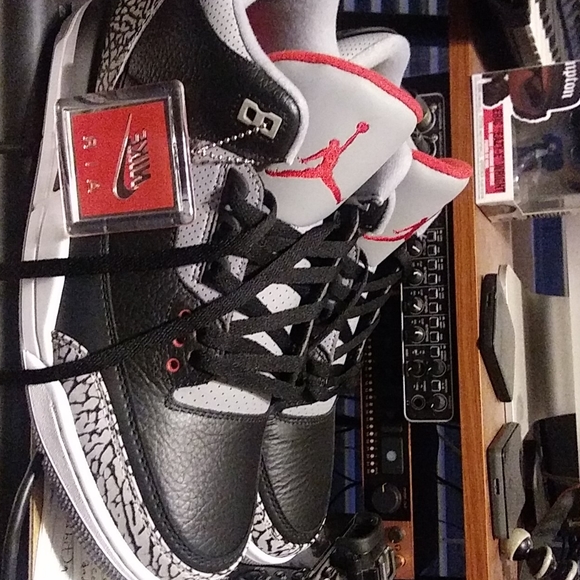 AIR JORDAN BLACK AJ3 CEMENT 2018 CLEAN NEW IN BOX main image 3